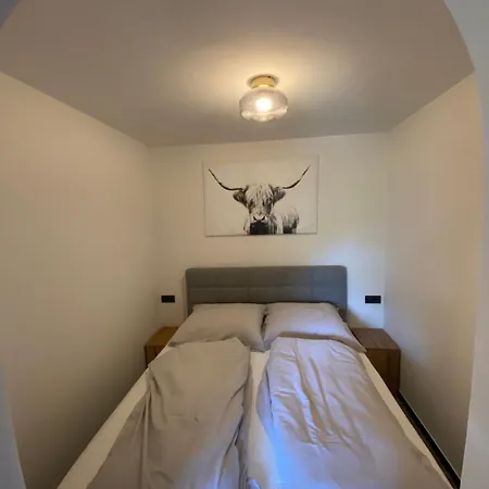 Hirscherl - Mountain Design *